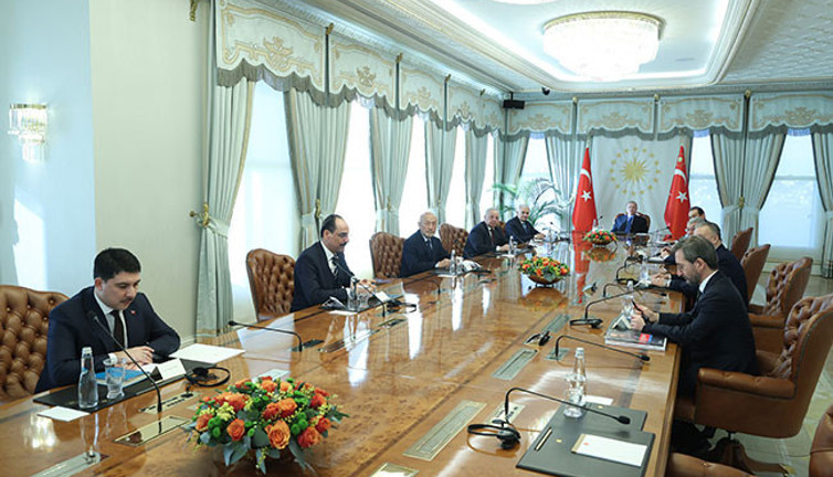 Koronayı atlatan Erdoğan'ın ilk toplantısı! Masada dikkat çeken isimler var