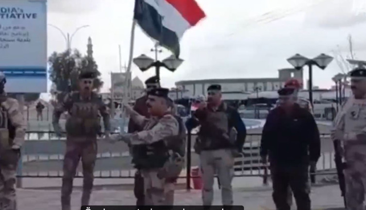 Terörist Öcalan’ın posterini gören Iraklı komutan meydan okudu. Helal olsun böyle Iraklı komutana