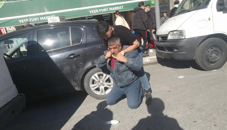 Alacaklı borcunu böyle tahsil etti! Kimse müdahale etmedi…