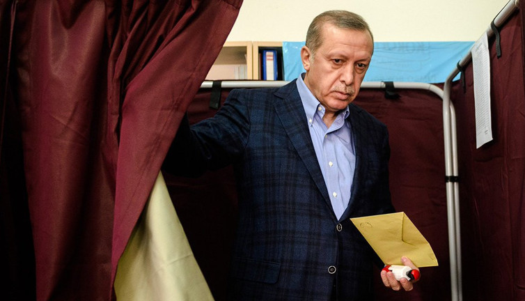 Erdoğan cumhurbaşkanı adayı olabilir mi? CHP'nin anayasa profesörü tartışmalara son noktayı koydu