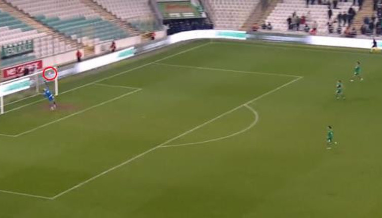 Tuzlasporlu Ezeh Bursaspor'u 40 metreden yıktı! Ne yaptın sen Ezeh