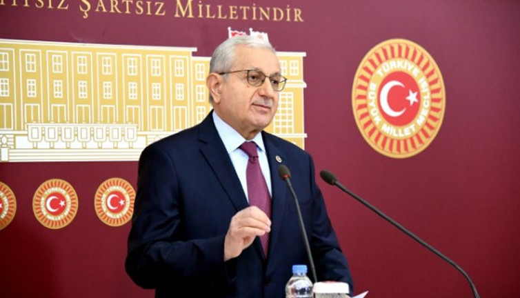 İYİ Parti’den iktidarın dış politikalarına sert tepki ‘Bakaracı makaracı’ Bakan hâlâ Prag'da Büyükelçi