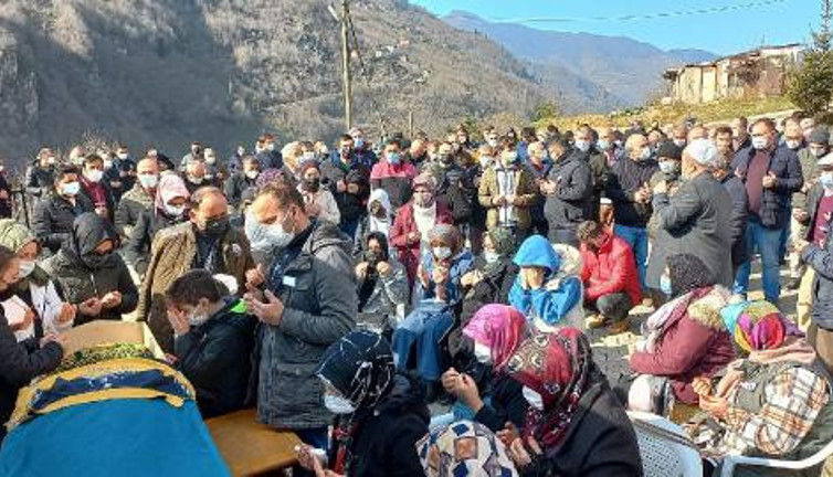 Acil tıp teknisyeni koronavirüsten öldü