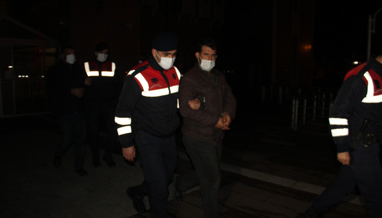 Manisa'da evden 200 kilogram zeytinyağı çalan 2 kişi tutuklandı