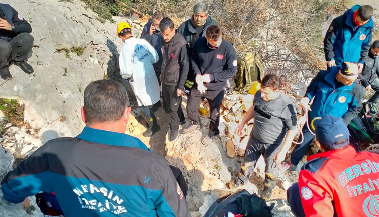 Mersin'de define kazısında patlama