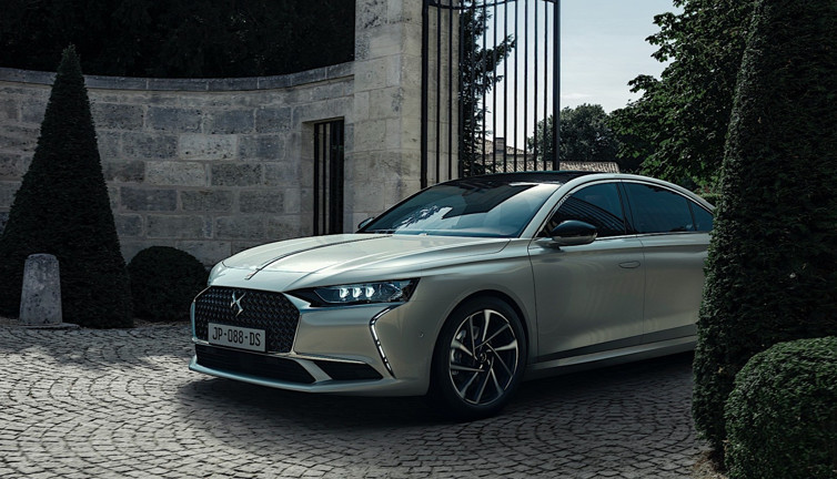 Merakla beklenen DS 9 Türkiye'ye geliyor