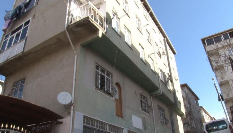 İstanbul'da ilginç bina. Gören şaşırıp kalıyor