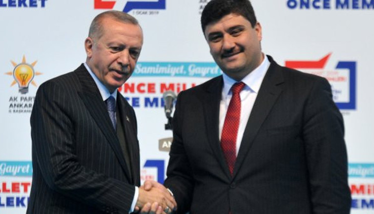 AKP’li belediye başkanı Erdoğan’ı eleştirenleri kovmakla tehdit etti