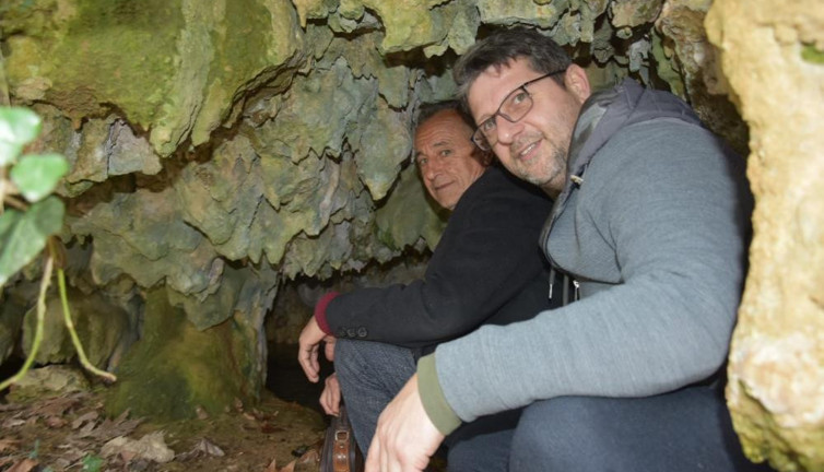 Hayvan otlatırken sarmaşıkların arkasında fark ettiler