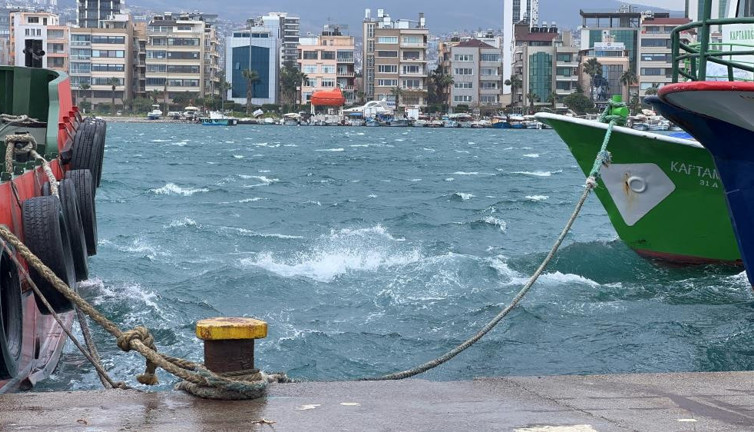İskenderun'u fırtına vurdu