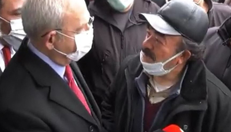 Kemal Kılıçdaroğlu'nun önünü kesen vatandaş geçinemediğini gözyaşlarıyla anlattı