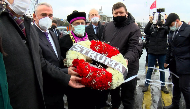 Struma faciasında hayatını kaybedenler Sarayburnu'nda anıldı