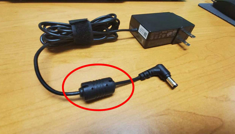 Kablolardaki yuvarlak silindir parça ne işe yarıyor?