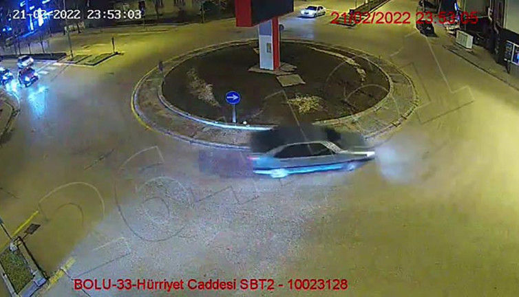 Plakaları söküp drift yapan alkollü sürücüye 14 bin lira ceza