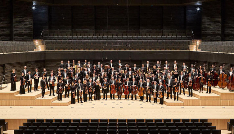 Orkestra şefi, Putin’i desteklediği için işten çıkarıldı!