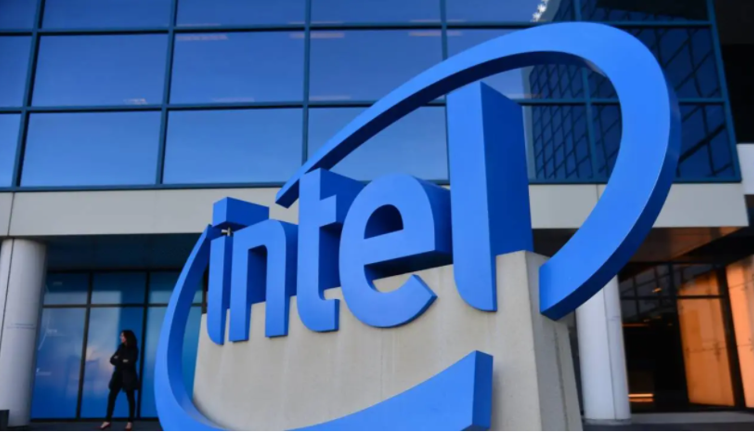 İtalya, Intel’in fabrikalarını mı alacak?