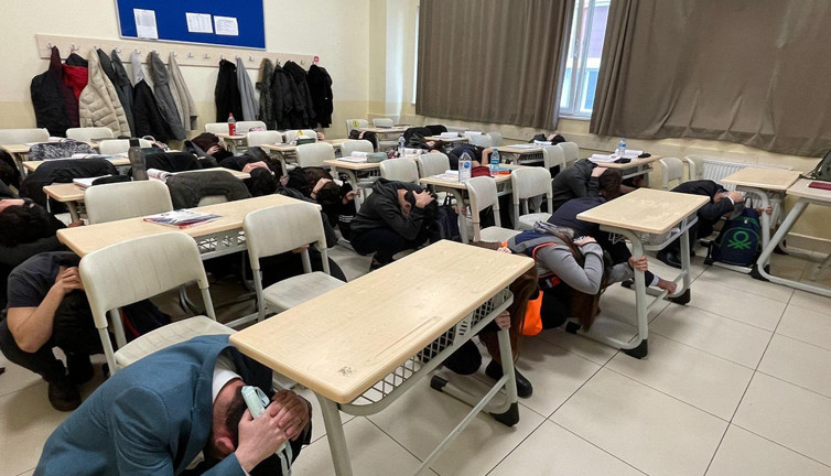 İstanbul’da gerçeğini aratmayan deprem tatbikatı