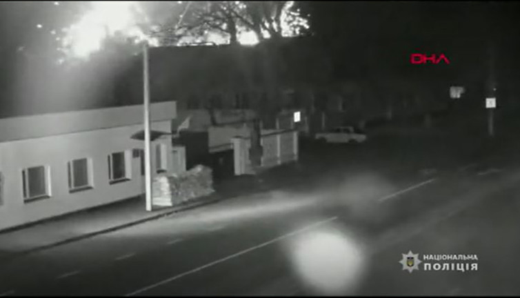 Putin sivilleri öldürmeye devam ediyor. İki kasaba Rus bombardımanında yerle bir oldu