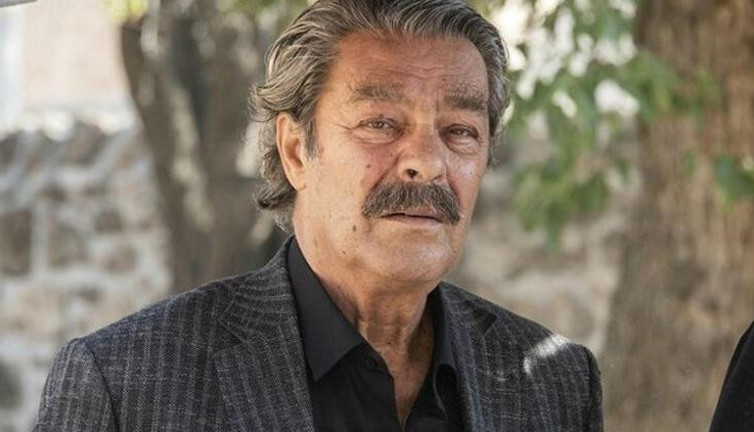 Ablasını kaybeden Kadir İnanır’ın acı günü