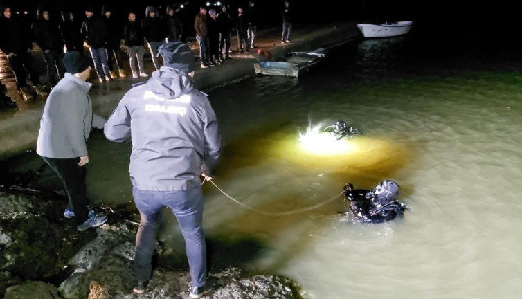 Denize uçan otomobil can aldı