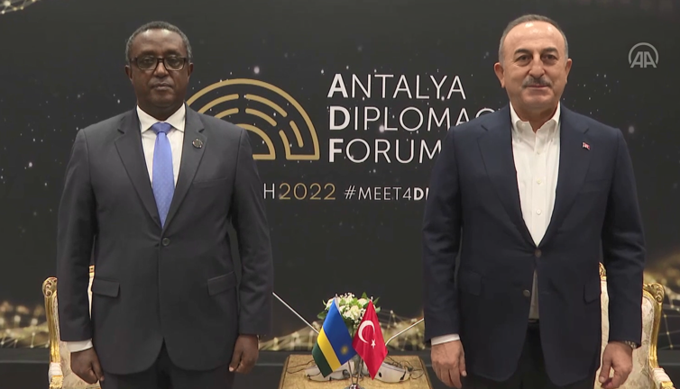 Çavuşoğlu mevkidaşı Biruta ile görüştü