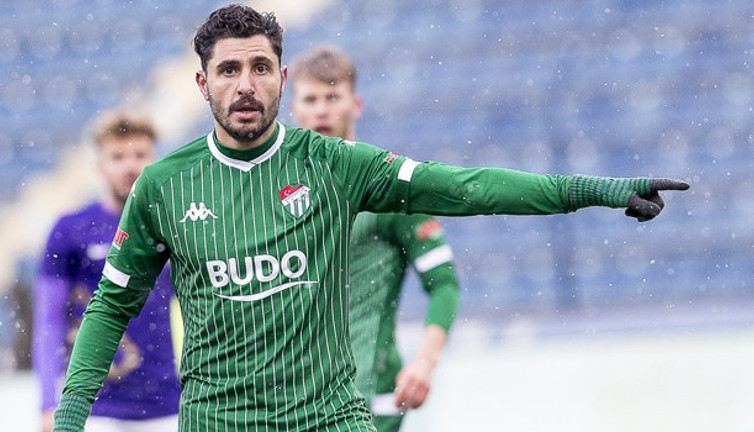 Özer Hurmacı futbolu bıraktı