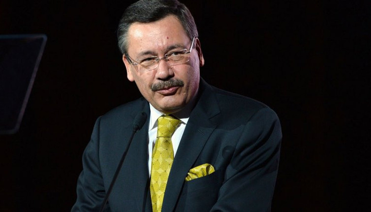 Yiğit Bulut ve Melih Gökçek adresi şaşırdı: İmamoğlu'na çatacakken bakanlığı hedef aldılar