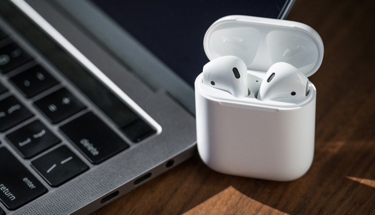 Apple'dan kullanıcıları sevindiren haber: AirPods'lara güncelleme desteği geldi