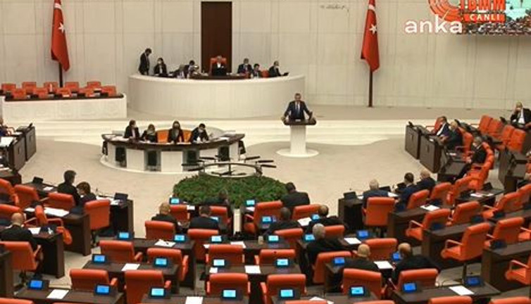 AKP'li Elitaş'ın zamlı pide savunması vicdanları sızlattı