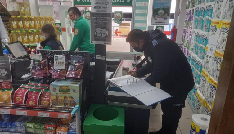 Ünlü marketin fiyat oyununu zabıta ekipleri bozdu