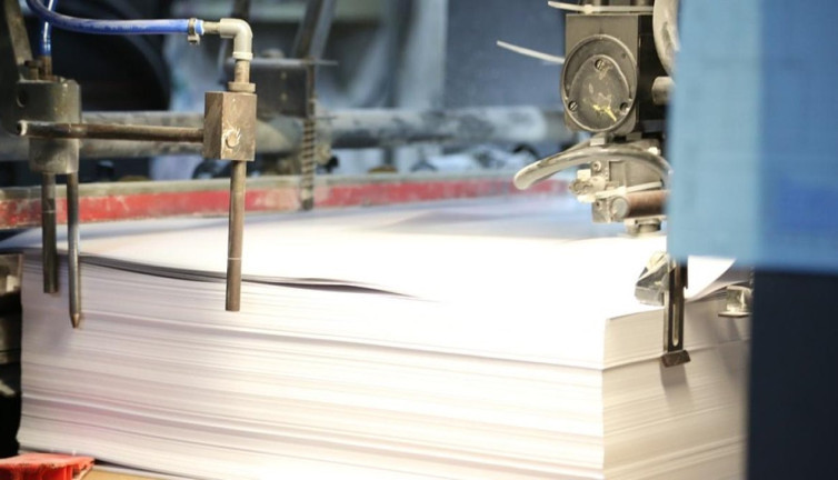 Sri Lanka'da kağıt kıtlığı okullarda sınavların ertelenmesine neden oldu