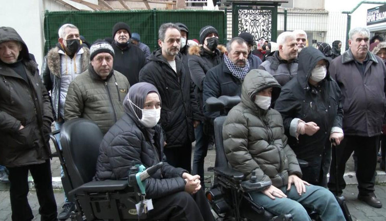 Yönetici kaçtı 3 bin kişi soğukta kaldı