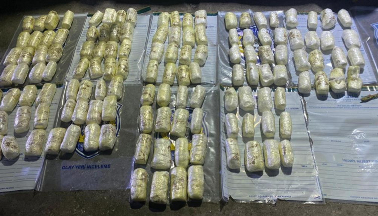 Bomba yüklü aracın şoförü polis çıktı