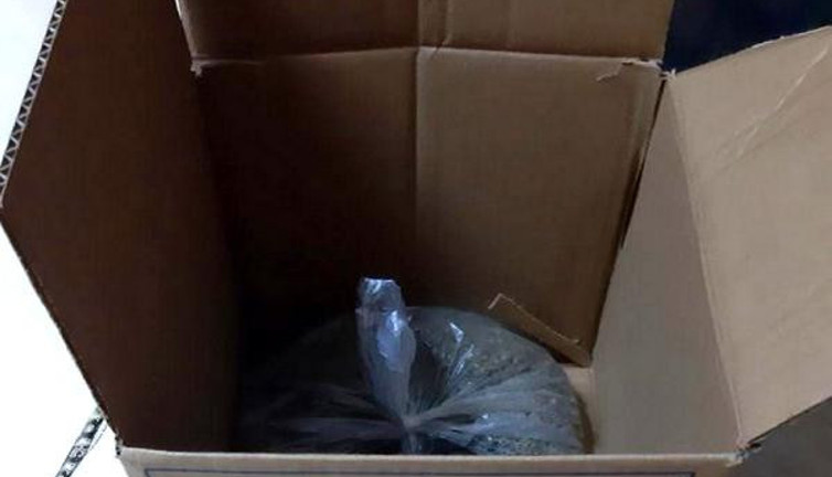 Ramazan kolisi diye inşaat kumu satacaktı. Vicdansız adam