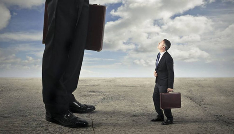 Aşağılık kompleksi nedir? Neden hem fiziksel hem de ruhsal yetersizlik içine düşeriz