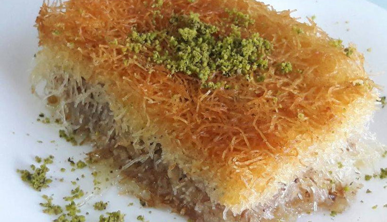 Bu da oldu ‘bayat tatlı’satışı başladı