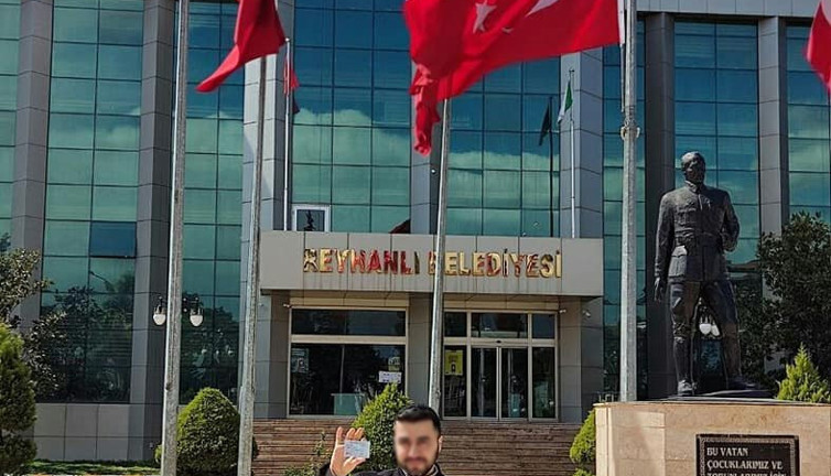 Suriyelilere vatandaşlık veriliyor. Vatandaşlığı aldı TC kimliği ile poz verdi