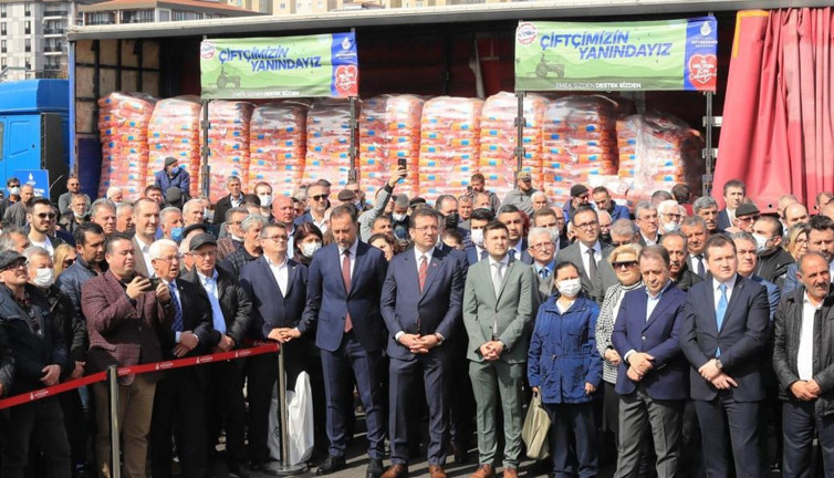 İstanbullu çiftçilere yağlık ayçiçek tohumu dağıttı