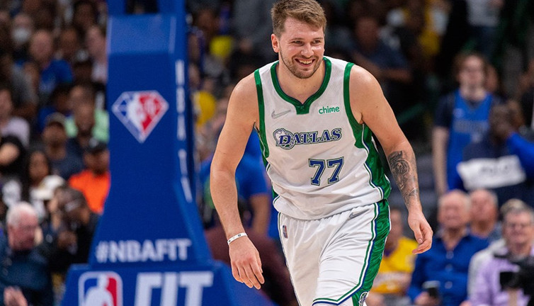 NBA'da çılgın maç. Luka Doncic Lakers'ı ateşe attı