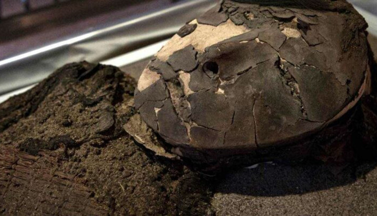 Topraktan cesetler fırladı yetkililer o noktaya bayrak dikip uzaklaştı