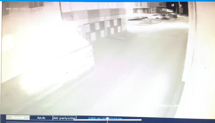 Apartmanda doğalgaz patlaması. Biri ağır 3 kişi yaralandı. Patlama anı kameralarda