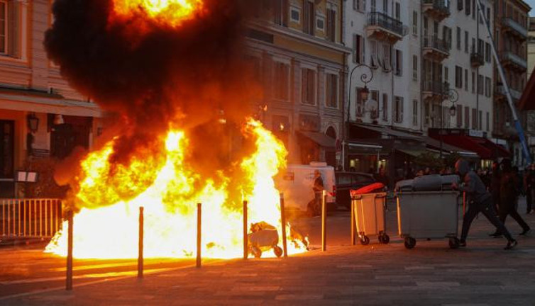Fransa'nın Korsika adasında protestolar şiddetlendi