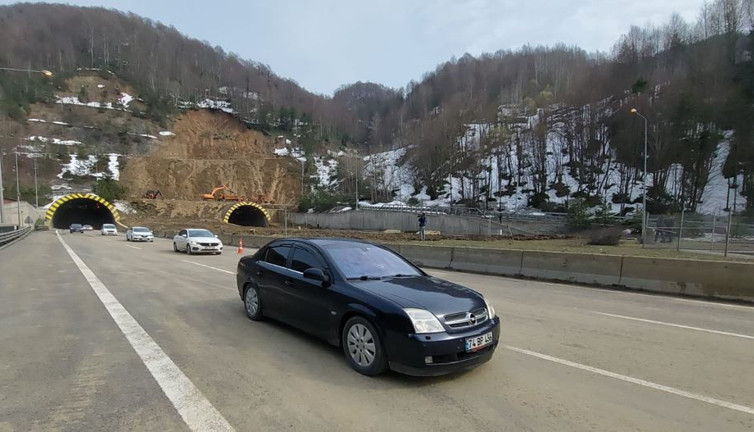 Bolu Dağı Tüneli 44 saat sonra ulaşıma açıldı
