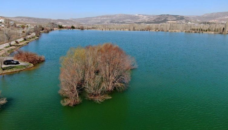 Kar can suyu oldu kuruyan göller suyla doldu taştı