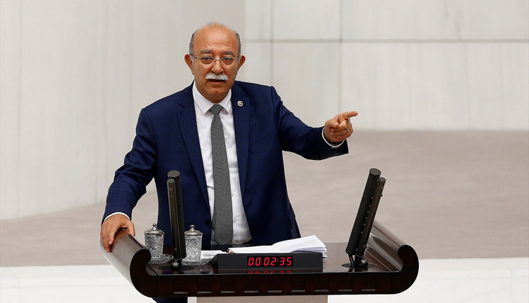 İsmail Koncuk Zafer Partisi’nden istifa etti. Zehir zemberek açıklama