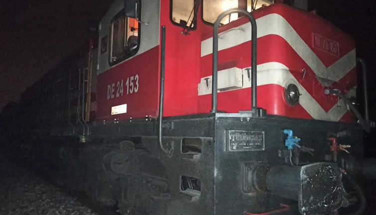 Eskişehir’de yük treni otomobile çarptı