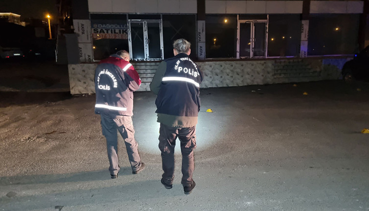 Adana’da otoparkta kanlı pusu!