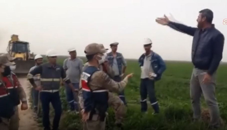 Hatay'da elektriği kesilen çiftçi Erdoğan’a isyan etti