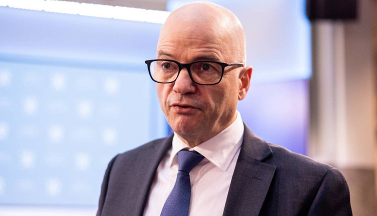 Norveç Savunma Bakanı istifa etti