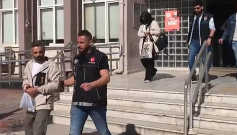 Otomobilde ele geçirilen uyuşturucuya 2 tutuklama